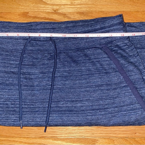 Columbia blue skirt size medium no slit, super comfortable with tie - Picture 3 of 5